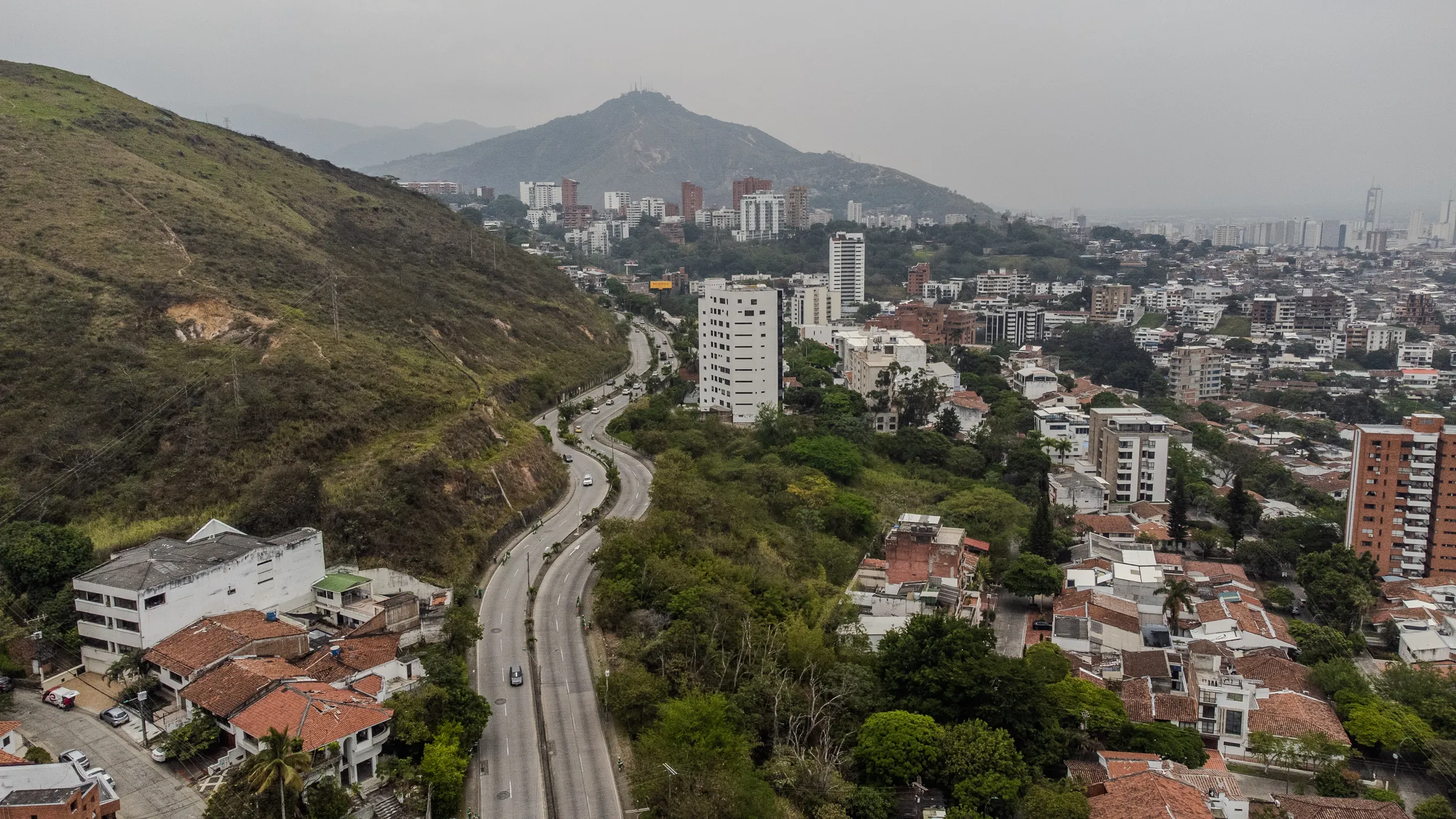 Avenida Circunvalar con vista a Cali