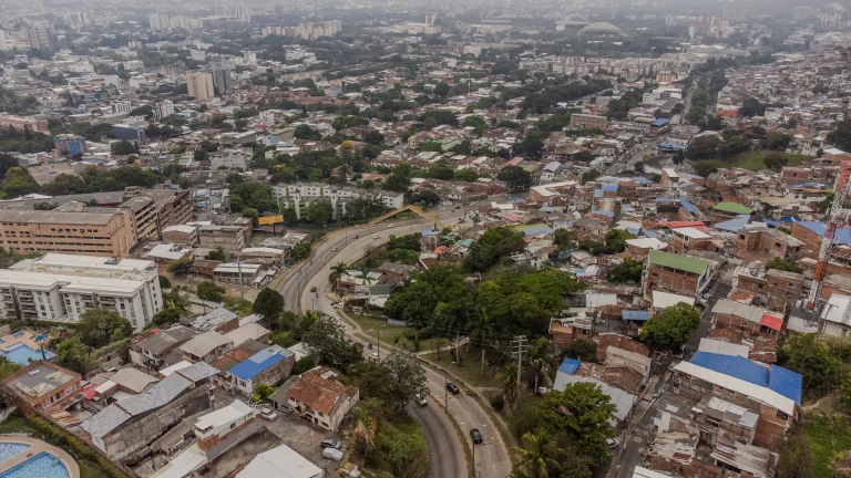 Avenida Circunvalar con vista a Cali — foto 4