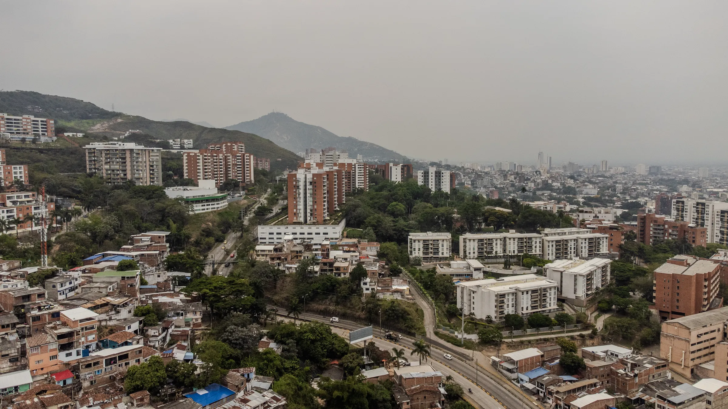 Avenida Circunvalar con vista a Cali